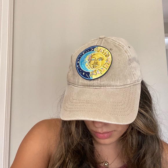 Sun & Moon Hat - Picture 3 of 3